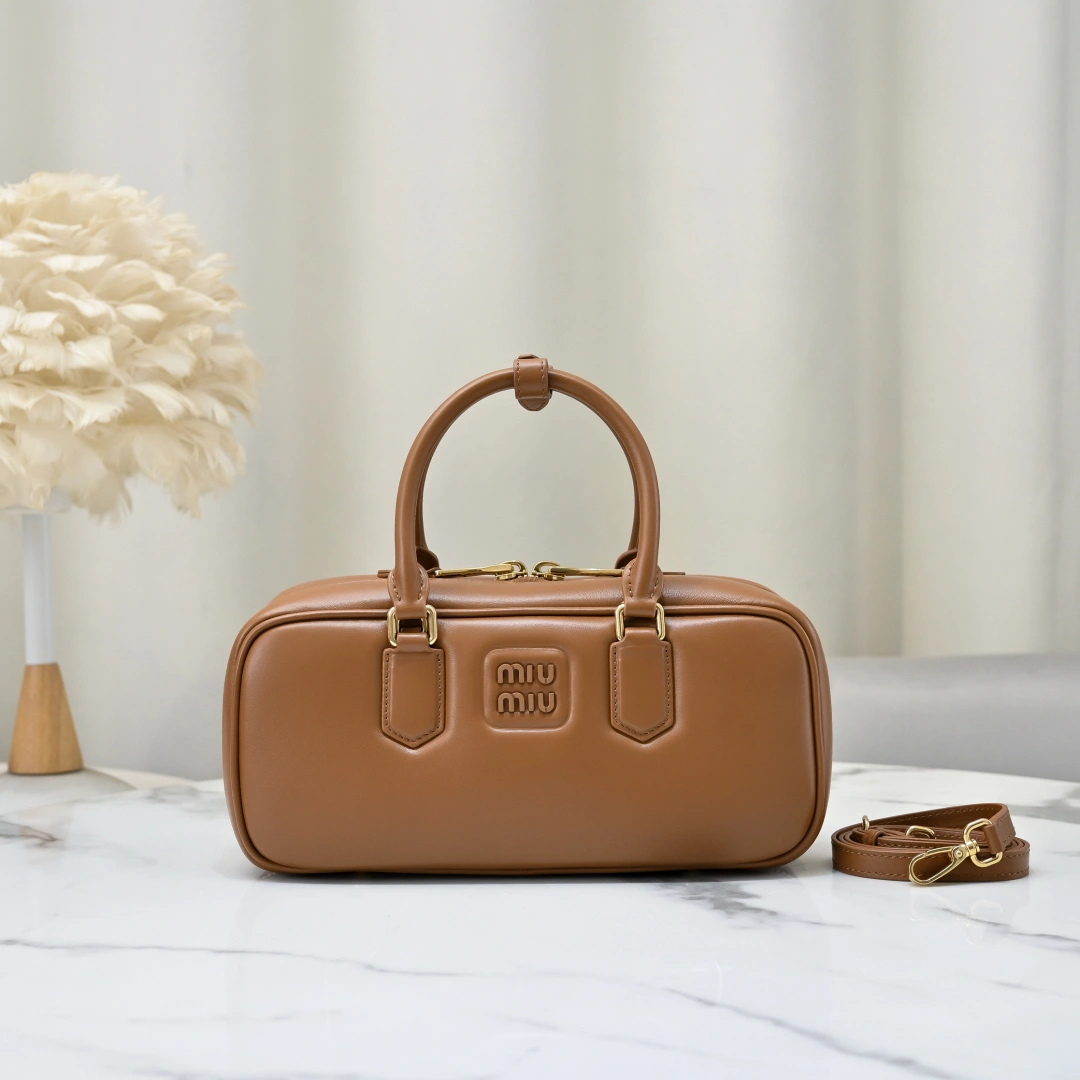 MOMO- 7iu7iu 5BB148_2F8K_F0046_V_OOO high quality version Calfskin item:E-B000G1902