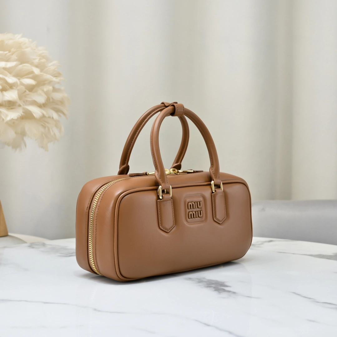 MOMO- 7iu7iu 5BB148_2F8K_F0046_V_OOO high quality version Calfskin item:E-B000G1902