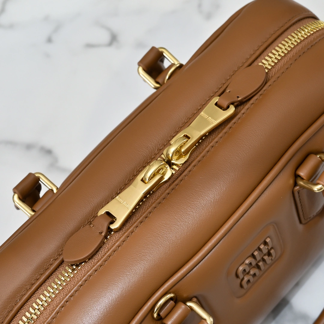 MOMO- 7iu7iu 5BB148_2F8K_F0046_V_OOO high quality version Calfskin item:E-B000G1902