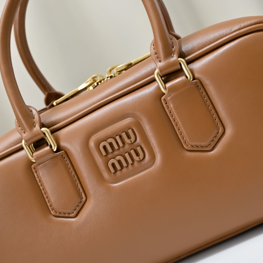 MOMO- 7iu7iu 5BB148_2F8K_F0046_V_OOO high quality version Calfskin item:E-B000G1902