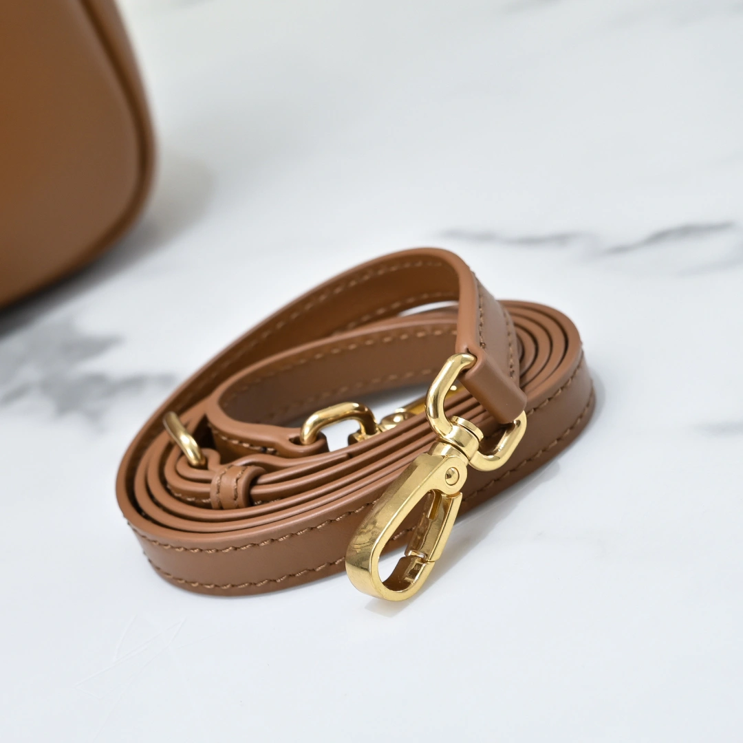MOMO- 7iu7iu 5BB148_2F8K_F0046_V_OOO high quality version Calfskin item:E-B000G1902