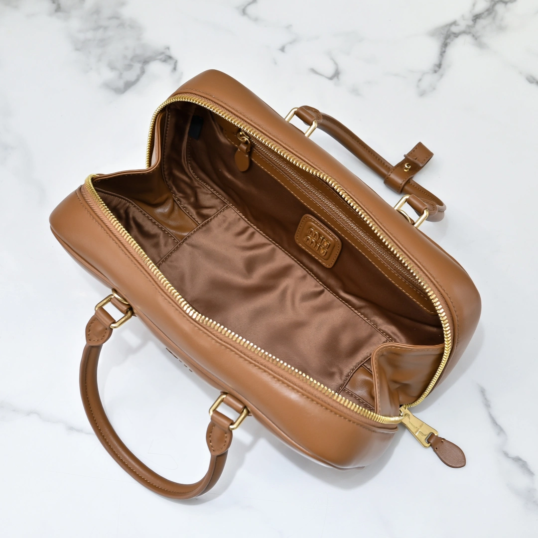 MOMO- 7iu7iu 5BB148_2F8K_F0046_V_OOO high quality version Calfskin item:E-B000G1902