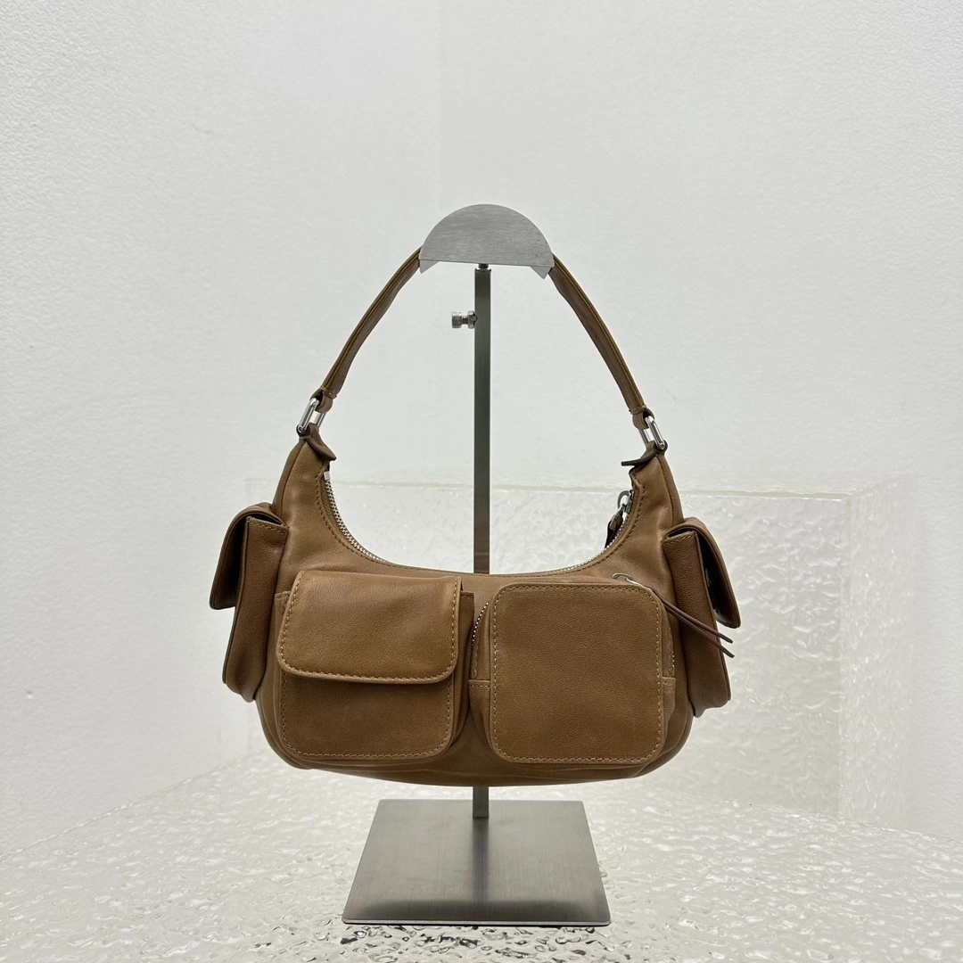 MOMO- 7iu7iu 5BC146-2CRL-F098L-V-OOO high quality version calfskin item:E-B664G2038