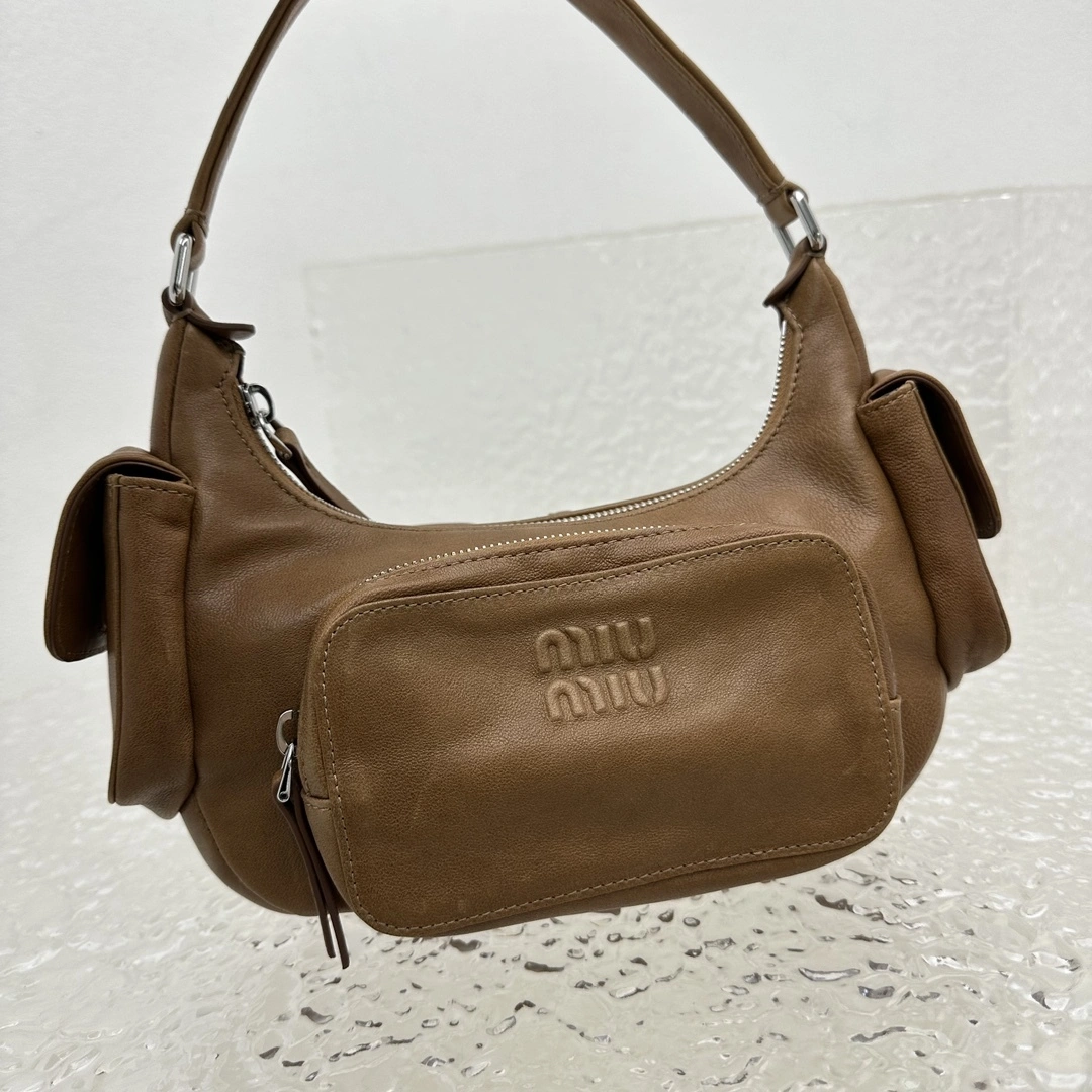 MOMO- 7iu7iu 5BC146-2CRL-F098L-V-OOO high quality version calfskin item:E-B664G2038