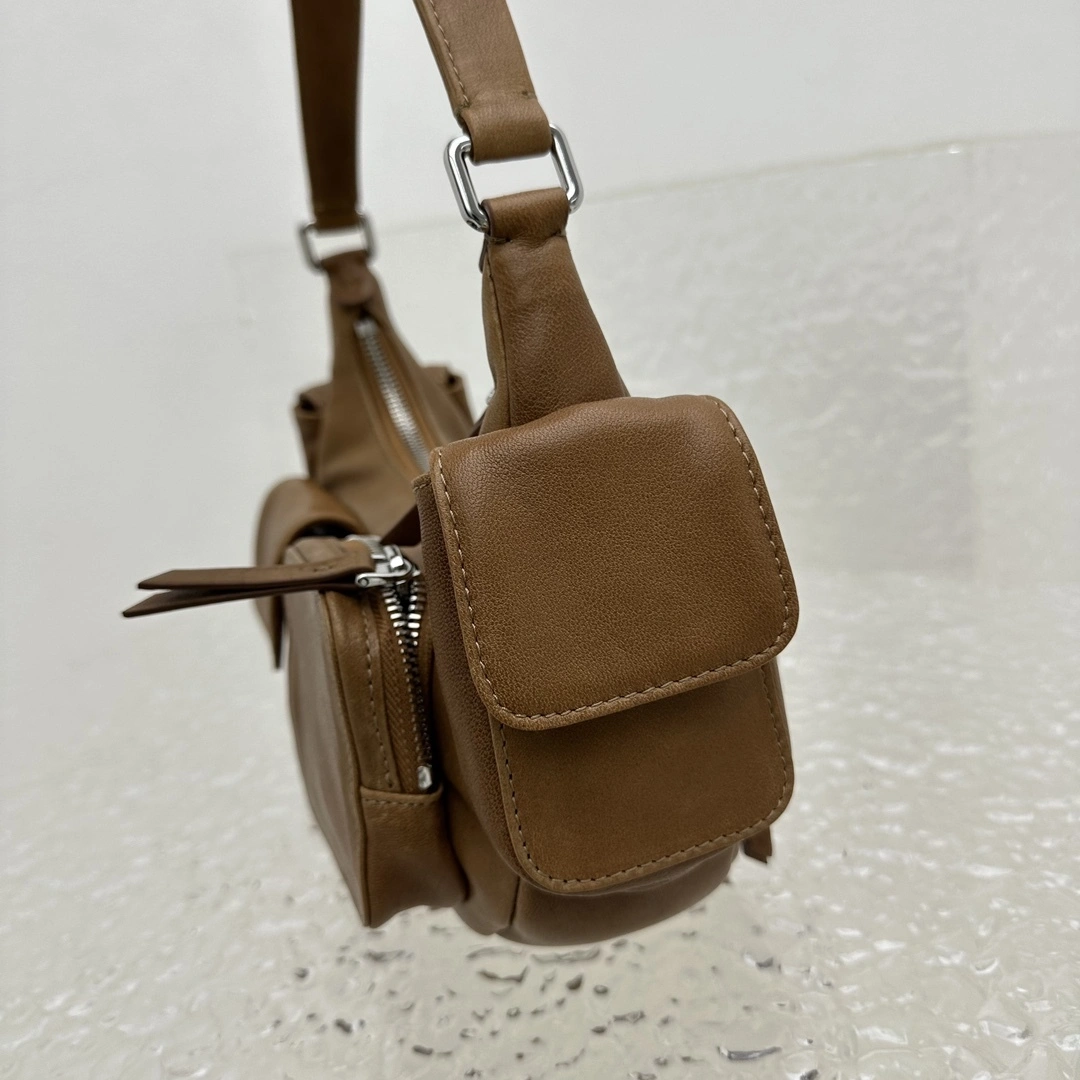 MOMO- 7iu7iu 5BC146-2CRL-F098L-V-OOO high quality version calfskin item:E-B664G2038