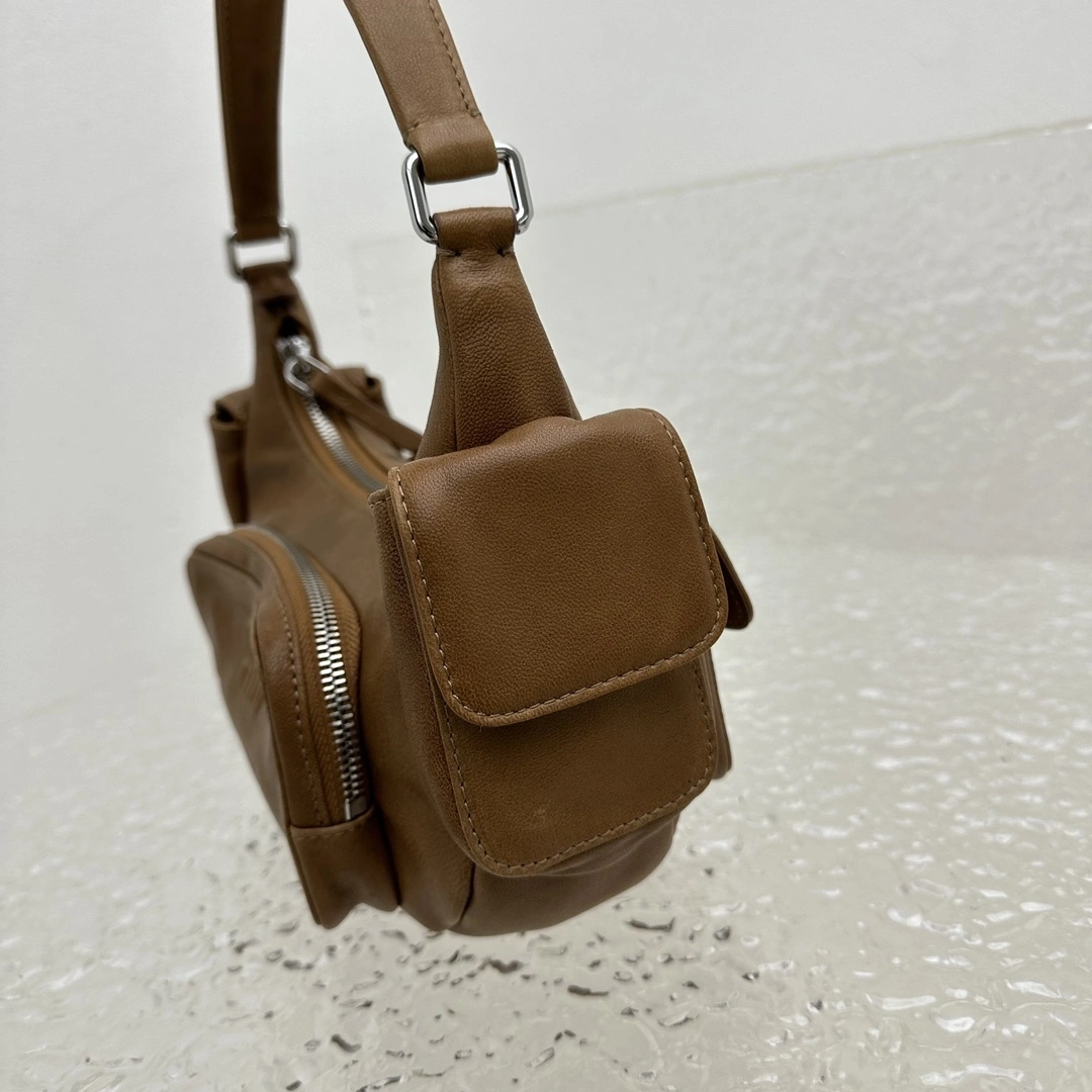 MOMO- 7iu7iu 5BC146-2CRL-F098L-V-OOO high quality version calfskin item:E-B664G2038