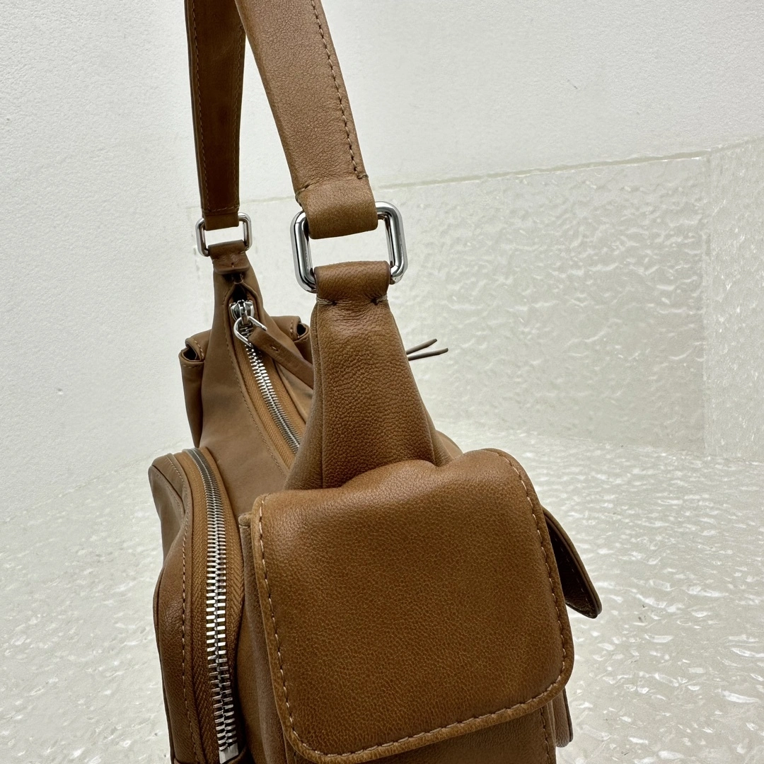 MOMO- 7iu7iu 5BC146-2CRL-F098L-V-OOO high quality version calfskin item:E-B664G2038