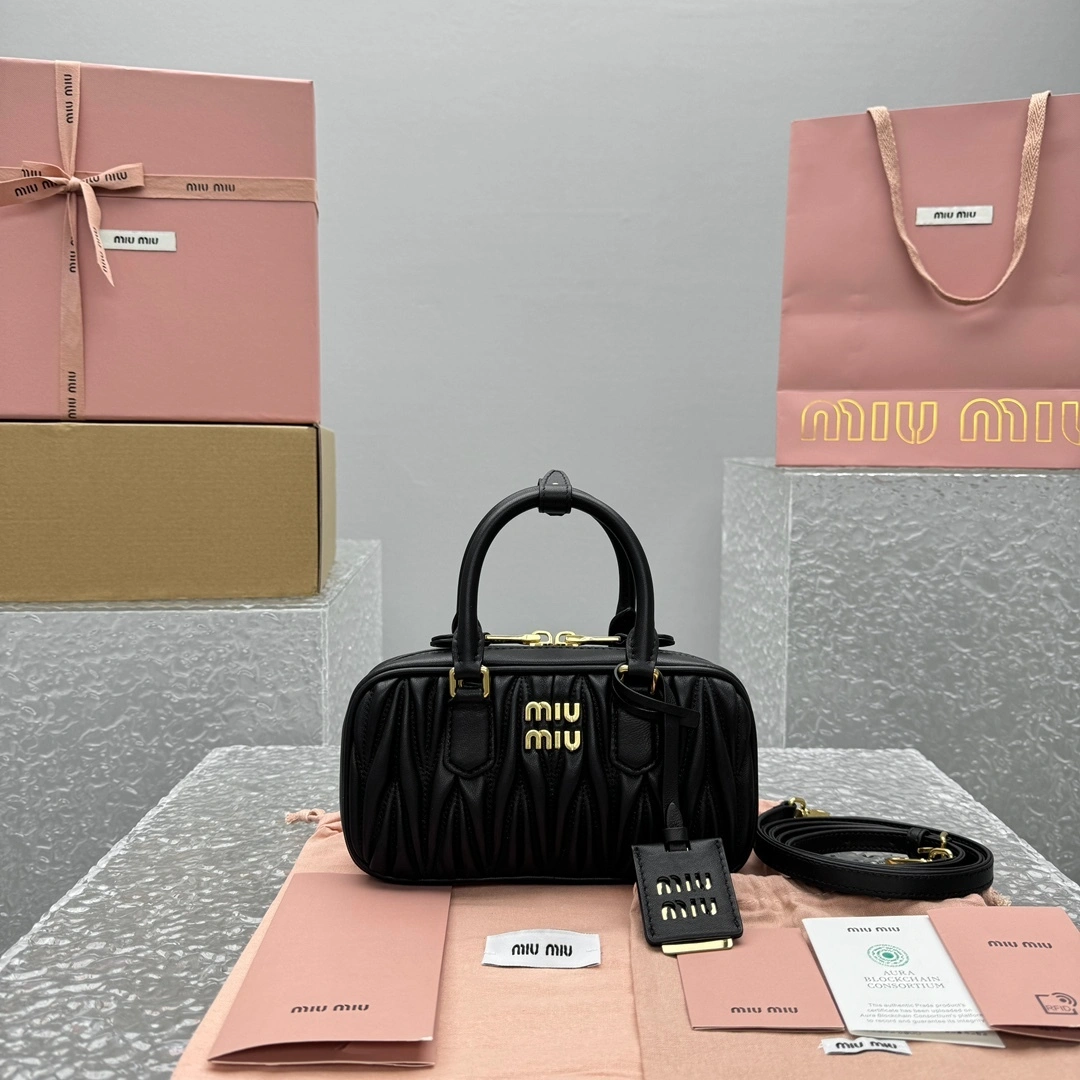 MOMO- 7iu7iu 5BP088_N88_F0002_V_OOO high quality version sheephide item:E-B664G2041