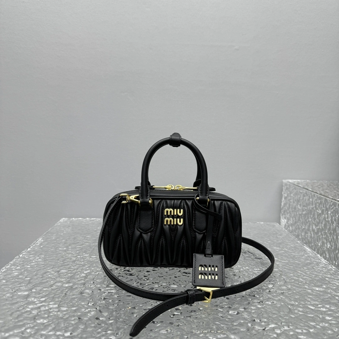 MOMO- 7iu7iu 5BP088_N88_F0002_V_OOO high quality version sheephide item:E-B664G2041