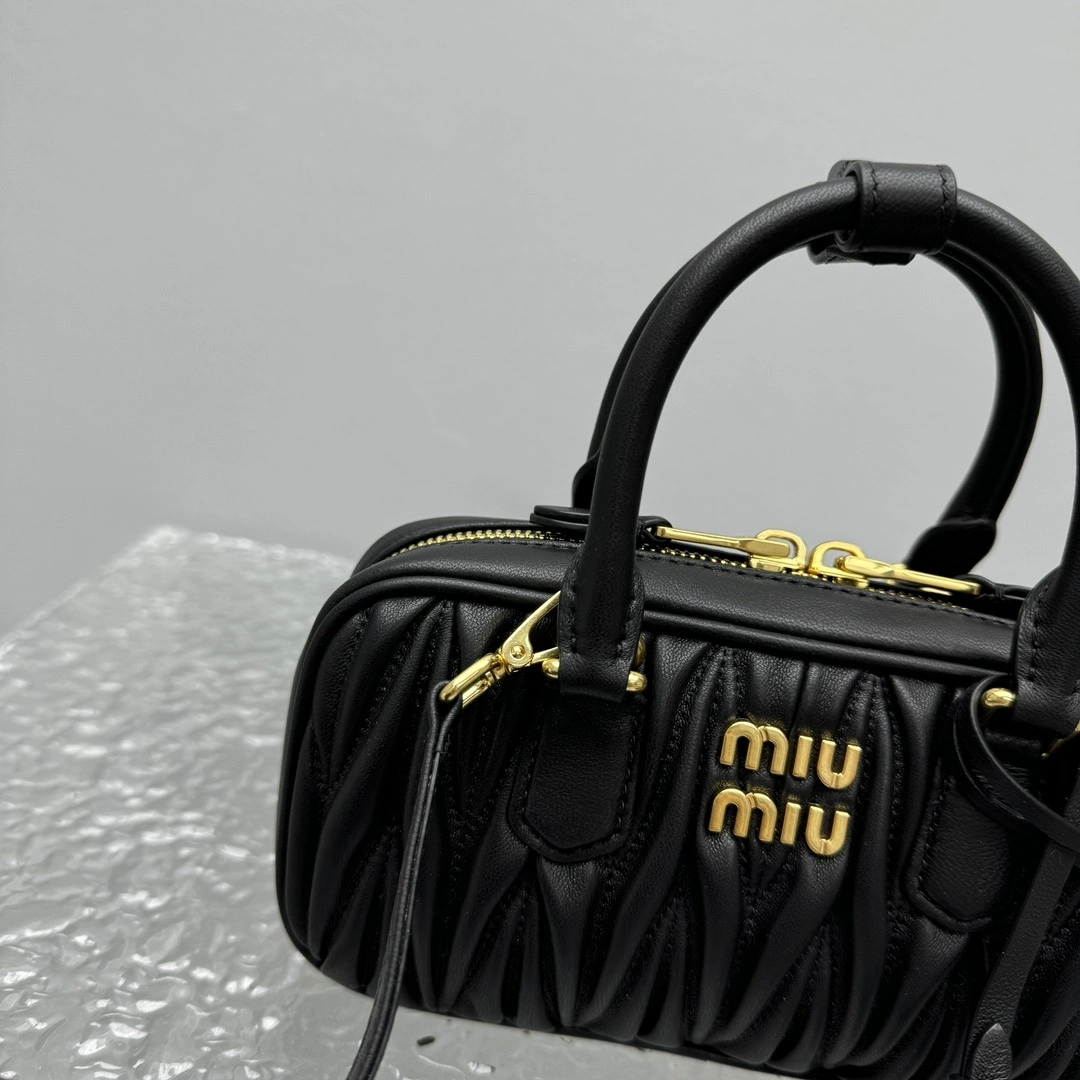 MOMO- 7iu7iu 5BP088_N88_F0002_V_OOO high quality version sheephide item:E-B664G2041