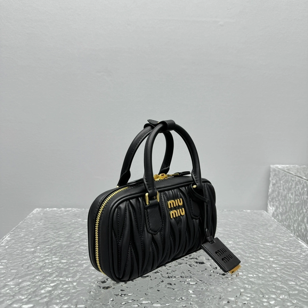 MOMO- 7iu7iu 5BP088_N88_F0002_V_OOO high quality version sheephide item:E-B664G2041