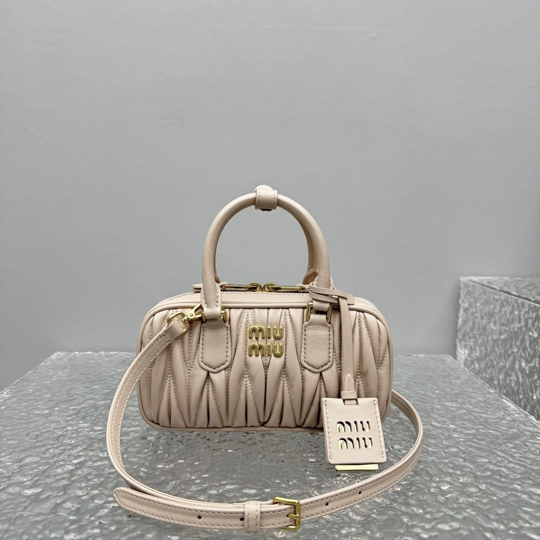 MOMO- 7iu7iu 5BP088_N88_F0236_V_OOO high quality version sheephide item:E-B664G2042