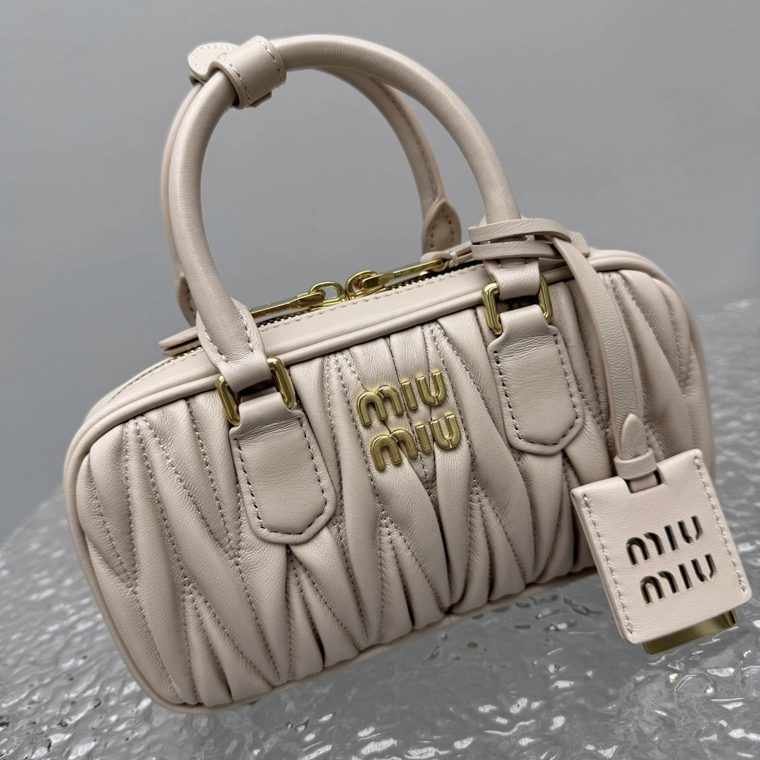 MOMO- 7iu7iu 5BP088_N88_F0236_V_OOO high quality version sheephide item:E-B664G2042