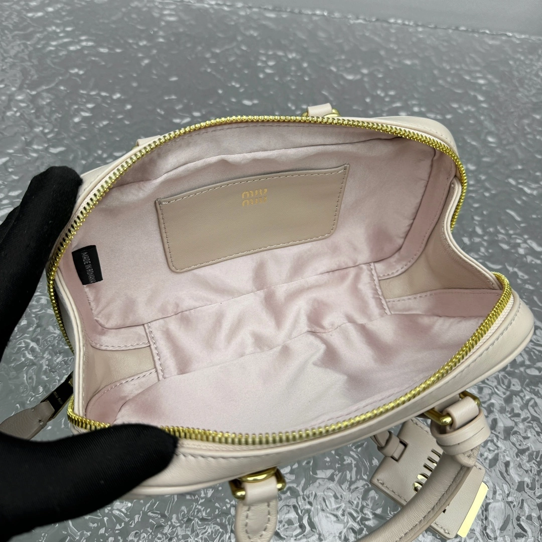 MOMO- 7iu7iu 5BP088_N88_F0236_V_OOO high quality version sheephide item:E-B664G2042