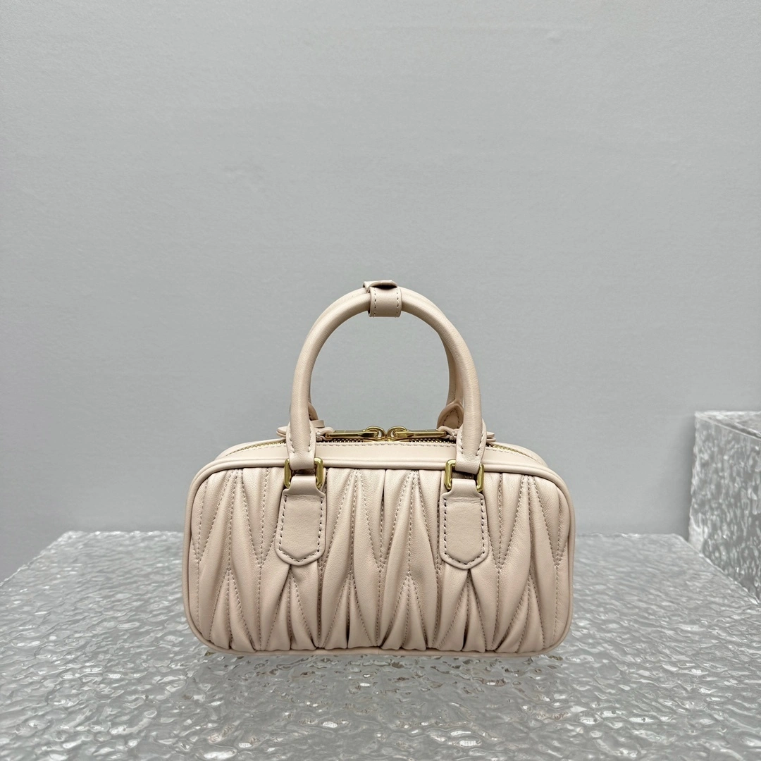 MOMO- 7iu7iu 5BP088_N88_F0236_V_OOO high quality version sheephide item:E-B664G2042