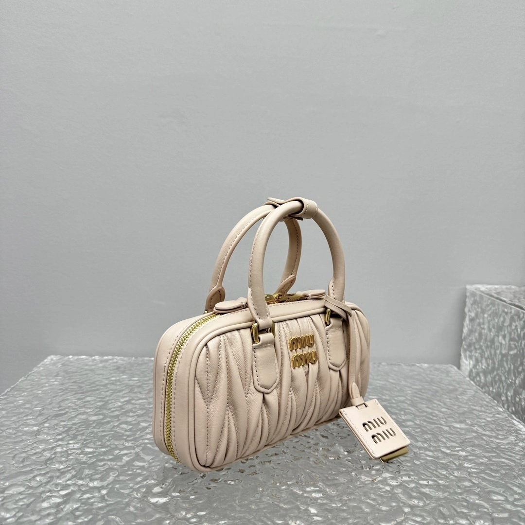 MOMO- 7iu7iu 5BP088_N88_F0236_V_OOO high quality version sheephide item:E-B664G2042