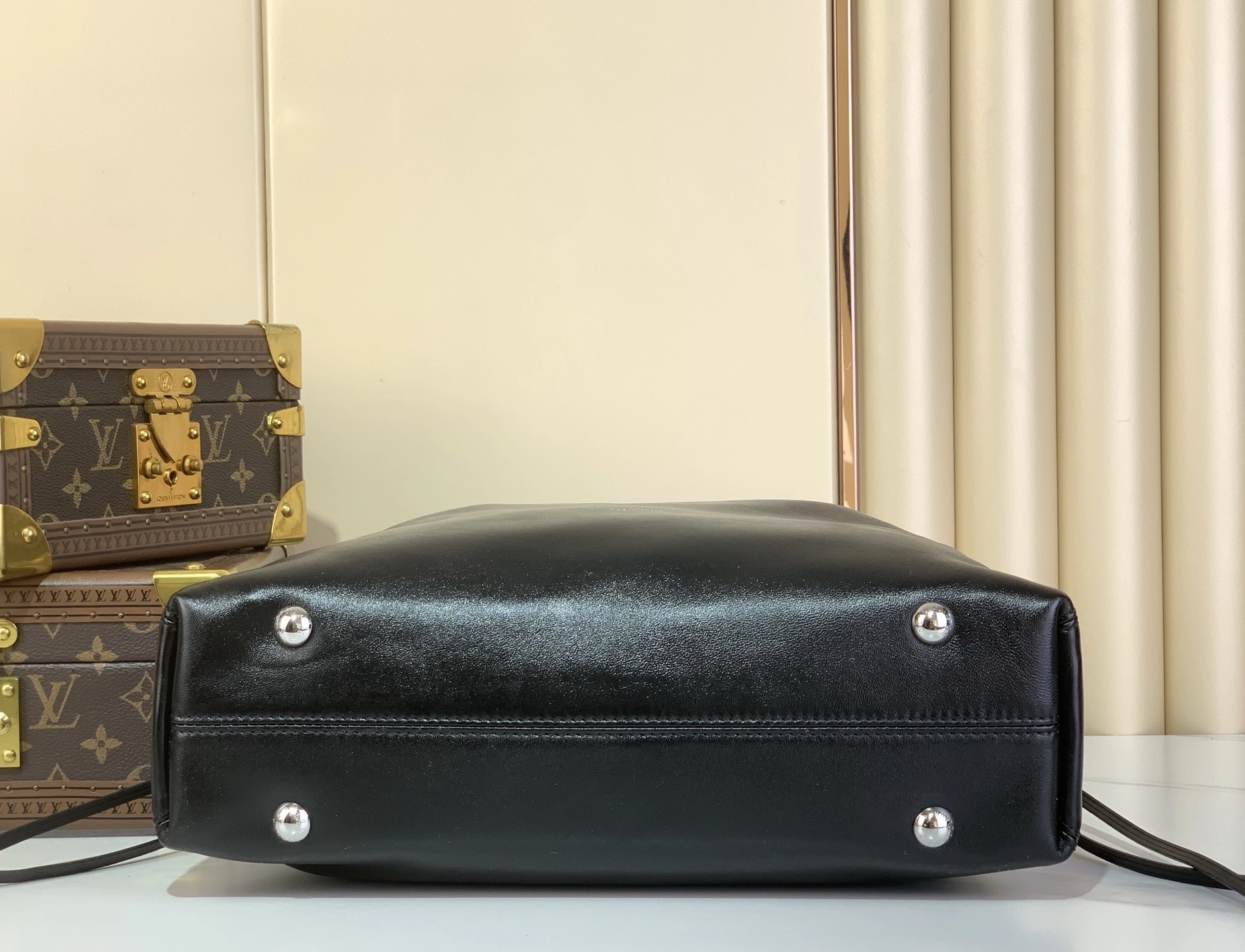 MOMO--8V M25545 high quality version OFF DUTY VIBE Vibe sheepskin item:E-B808L1742T