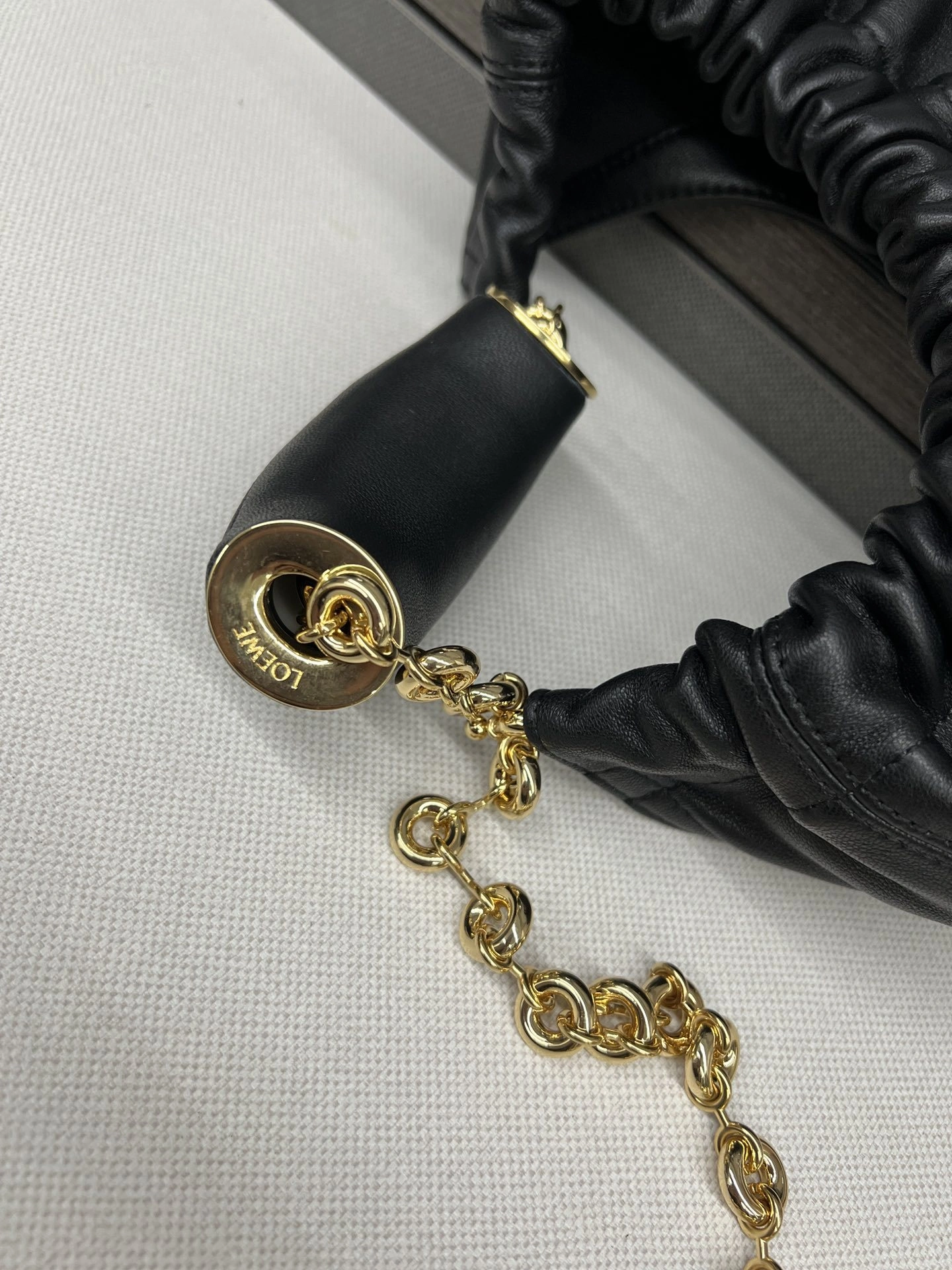 MOMO- 8o5w5 A914NCHX01-1100 high quality version Squeeze sheephide item：E-B177I2550