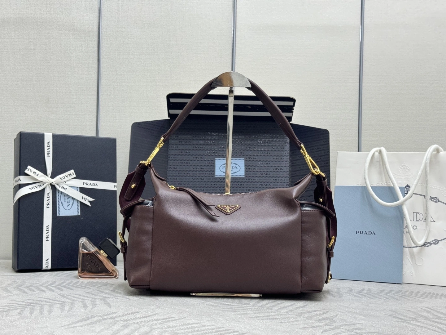 MOMO--Pr141 1BC264_2DX8_F0038_V_NOO high quality version sheepskin item:E-B000K0702