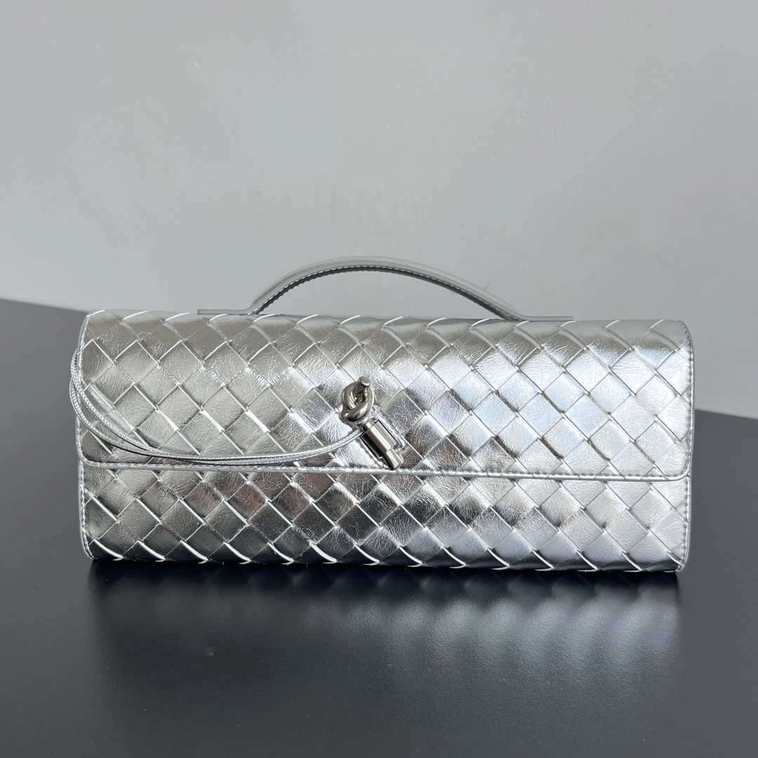 MOMO- V595t1 741511V4P128101 high quality version Clutch sheephide item:E-B664G2084