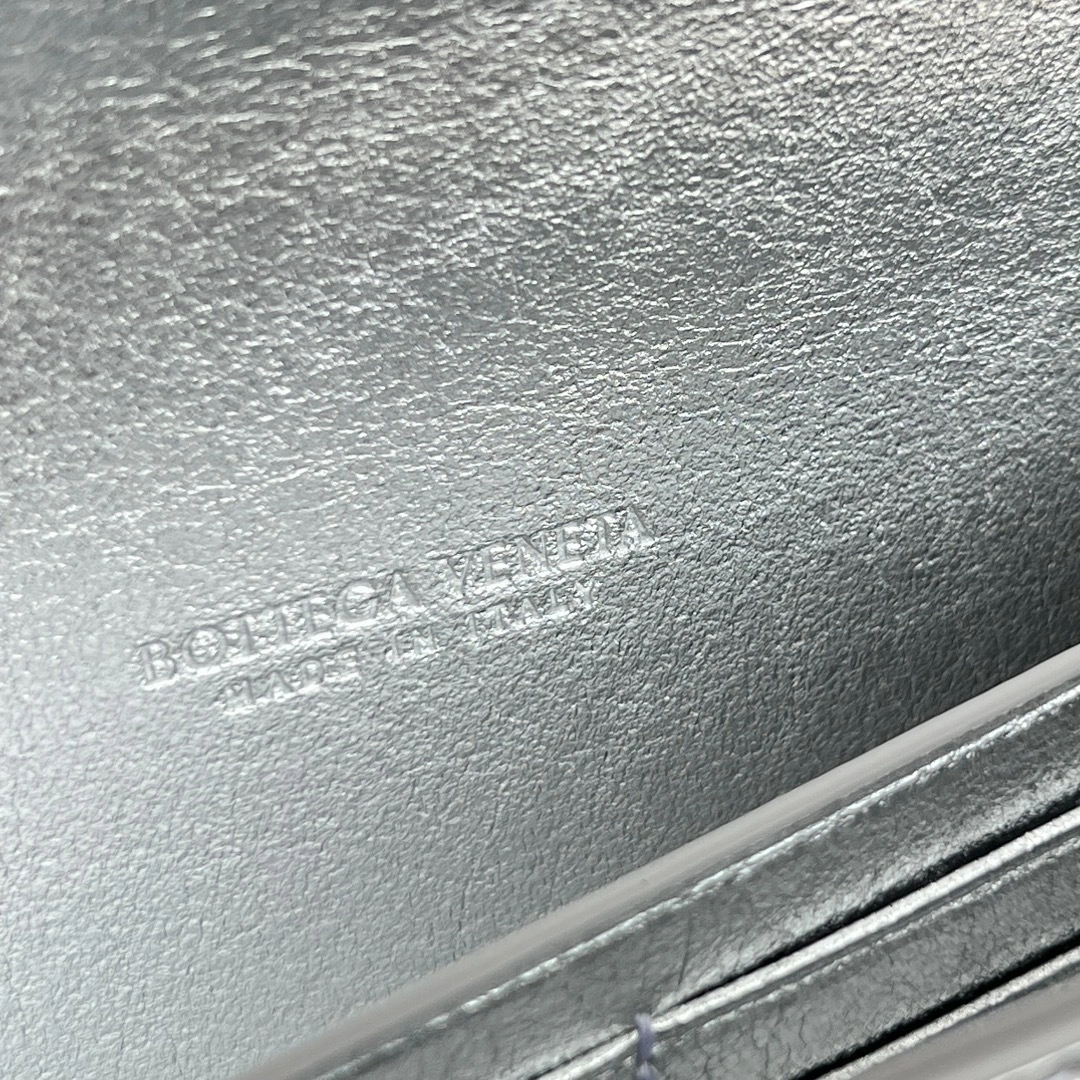 MOMO- V595t1 741511V4P128101 high quality version Clutch sheephide item:E-B664G2084