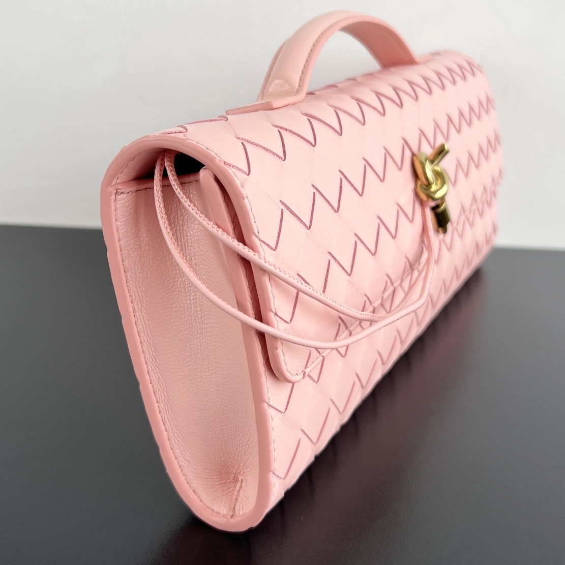MOMO- V595t1 741511VCPP36858 high quality version Clutch sheephide item:E-B664G2085