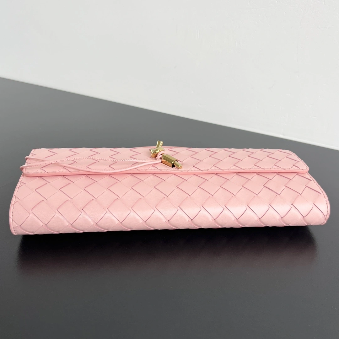 MOMO- V595t1 741511VCPP36858 high quality version Clutch sheephide item:E-B664G2085