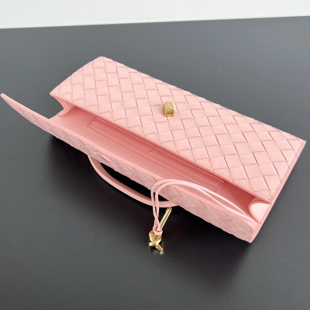 MOMO- V595t1 741511VCPP36858 high quality version Clutch sheephide item:E-B664G2085