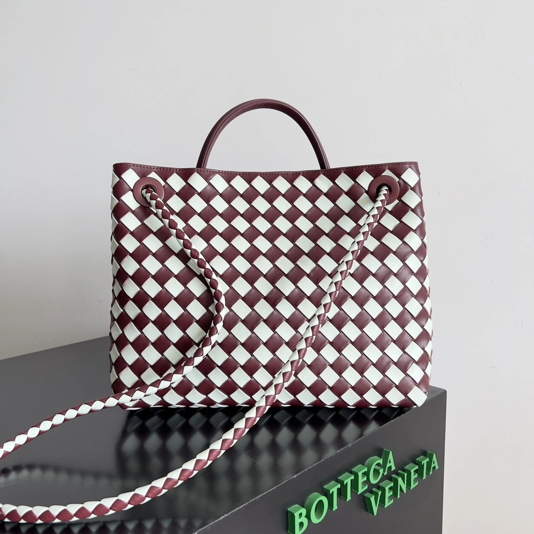 MOMO- V595t1 777527V3SL18965 Andiamo lambskin high quality version item：E-B177I2421