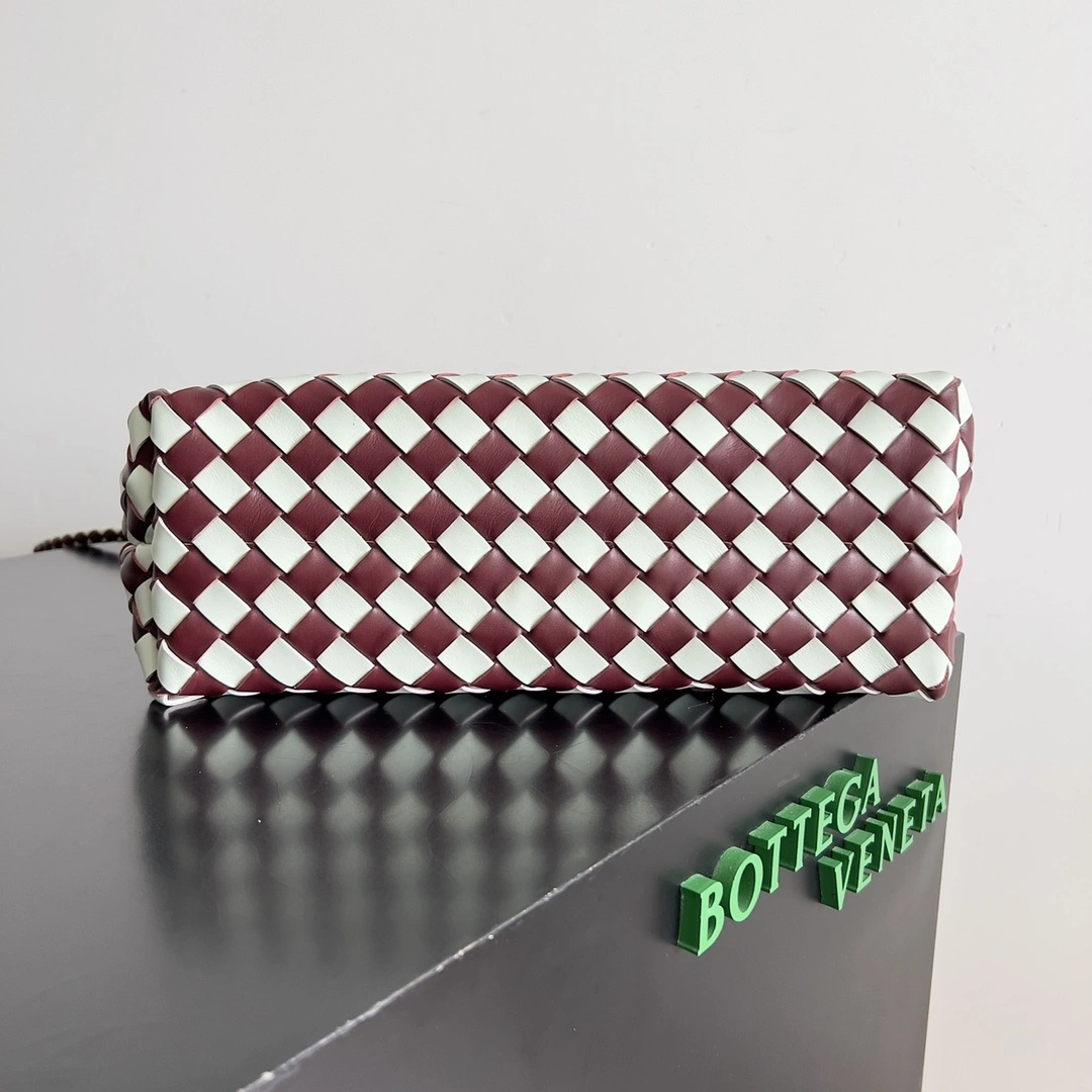 MOMO- V595t1 777527V3SL18965 Andiamo lambskin high quality version item：E-B177I2421