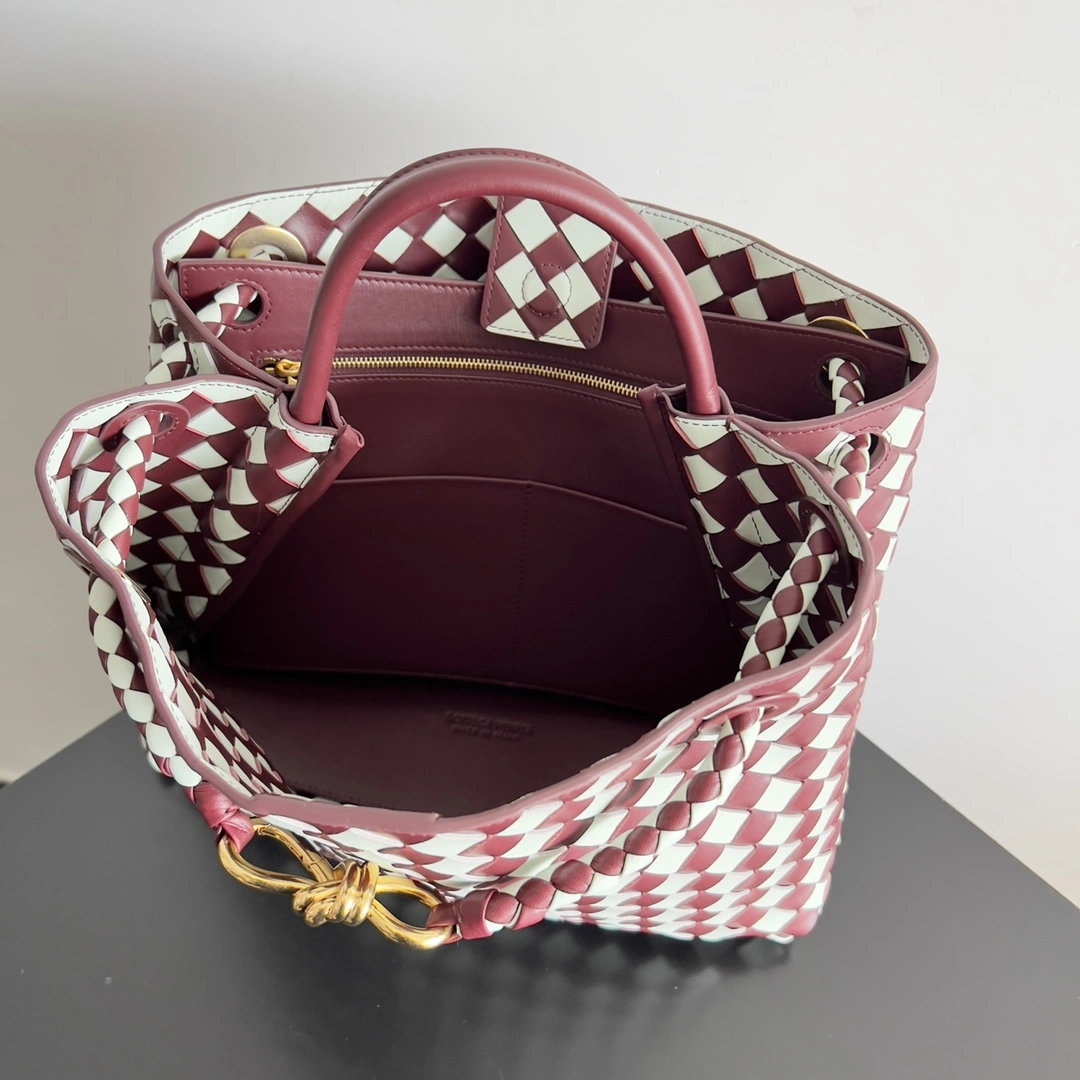 MOMO- V595t1 777527V3SL18965 Andiamo lambskin high quality version item：E-B177I2421