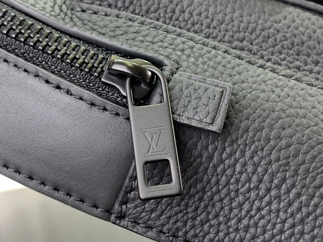 MOMO --- M23736 item:D-B063A2208V