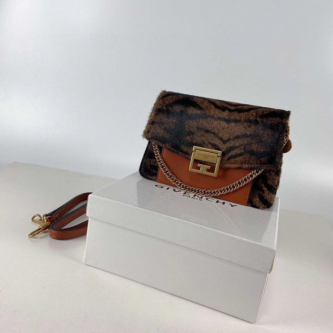 MOMO---- Multiple colors item : M063B00A2335-3