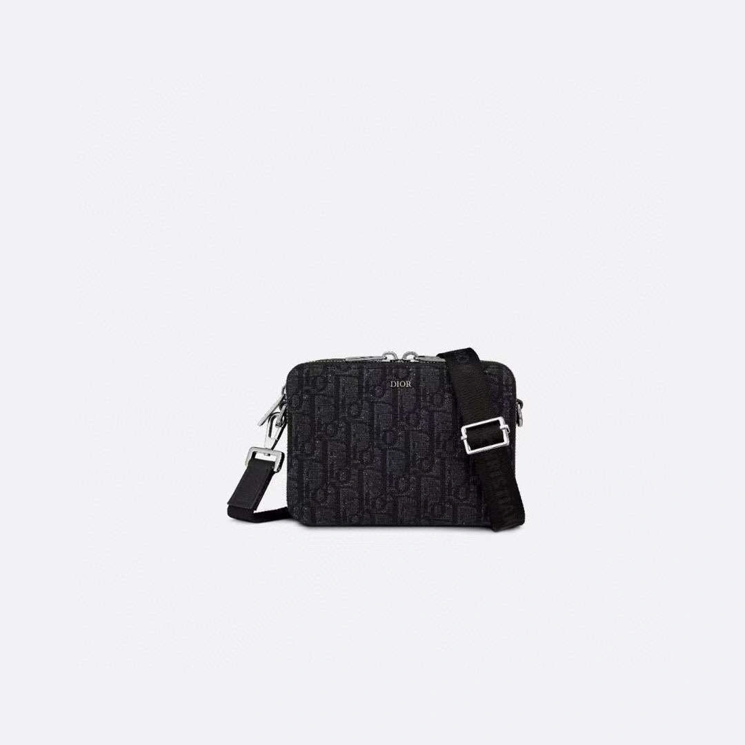 *MOMO--- 0843 Oblique Calfskin 2 clour item :063B56E2033-2