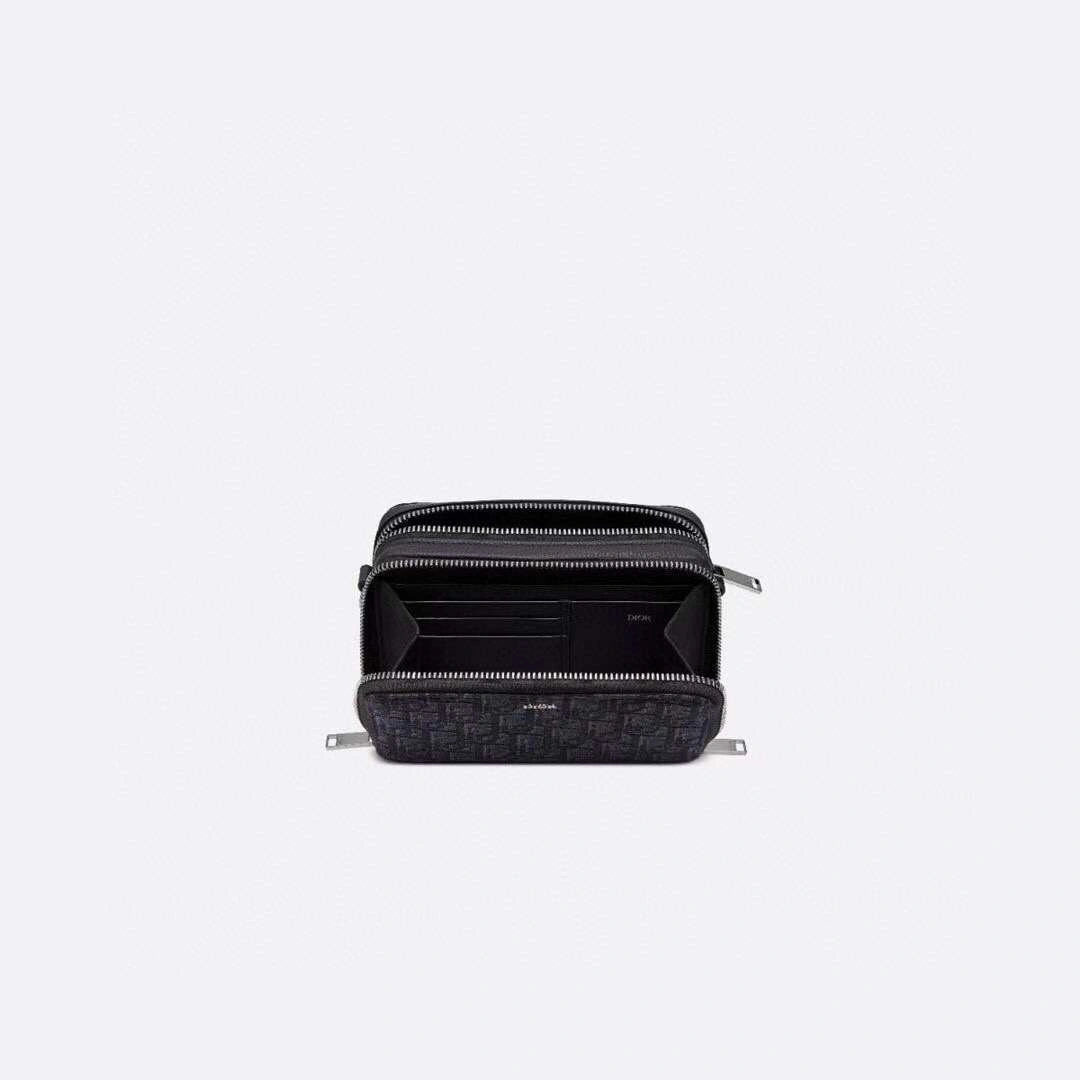 *MOMO--- 0843 Oblique Calfskin 2 clour item :063B56E2033-2