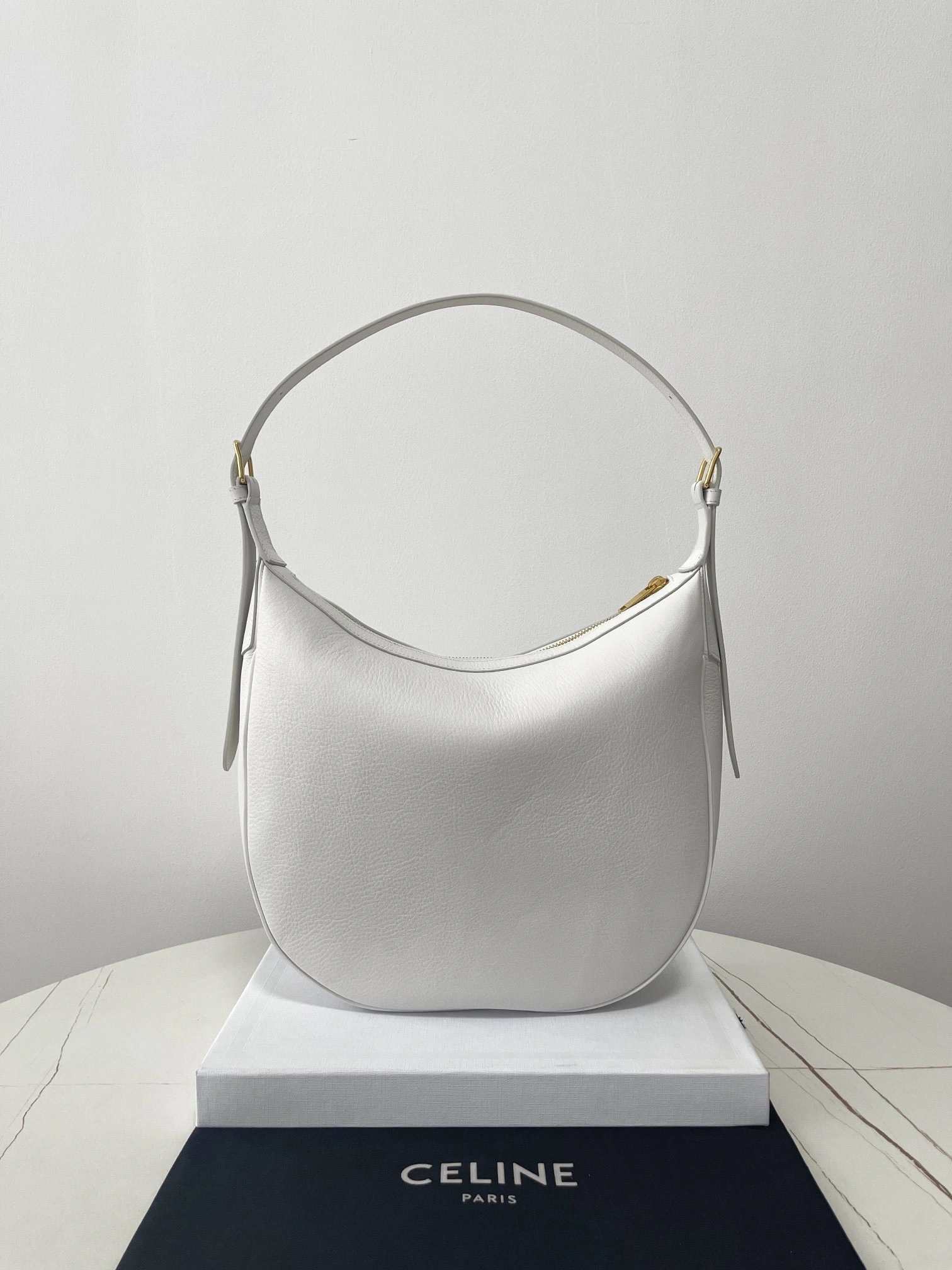 MOMO--- 114713FLH-08OA cowhide item:D-B806D1505