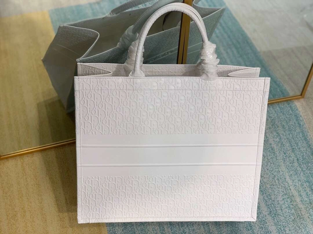 MOMO--- 1286 Book Tote Calfskin 3 colour item :063B75E2023-2