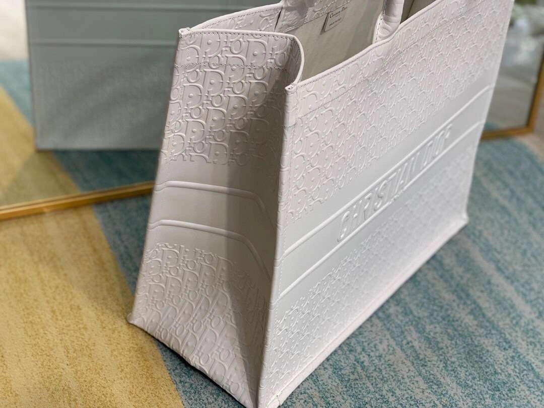MOMO--- 1286 Book Tote Calfskin 3 colour item :063B75E2023-2