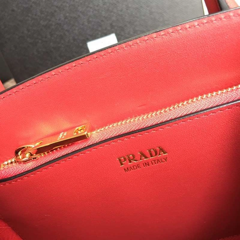 *MOMO--- 1BA156 cowhide item : A-B00H3046A