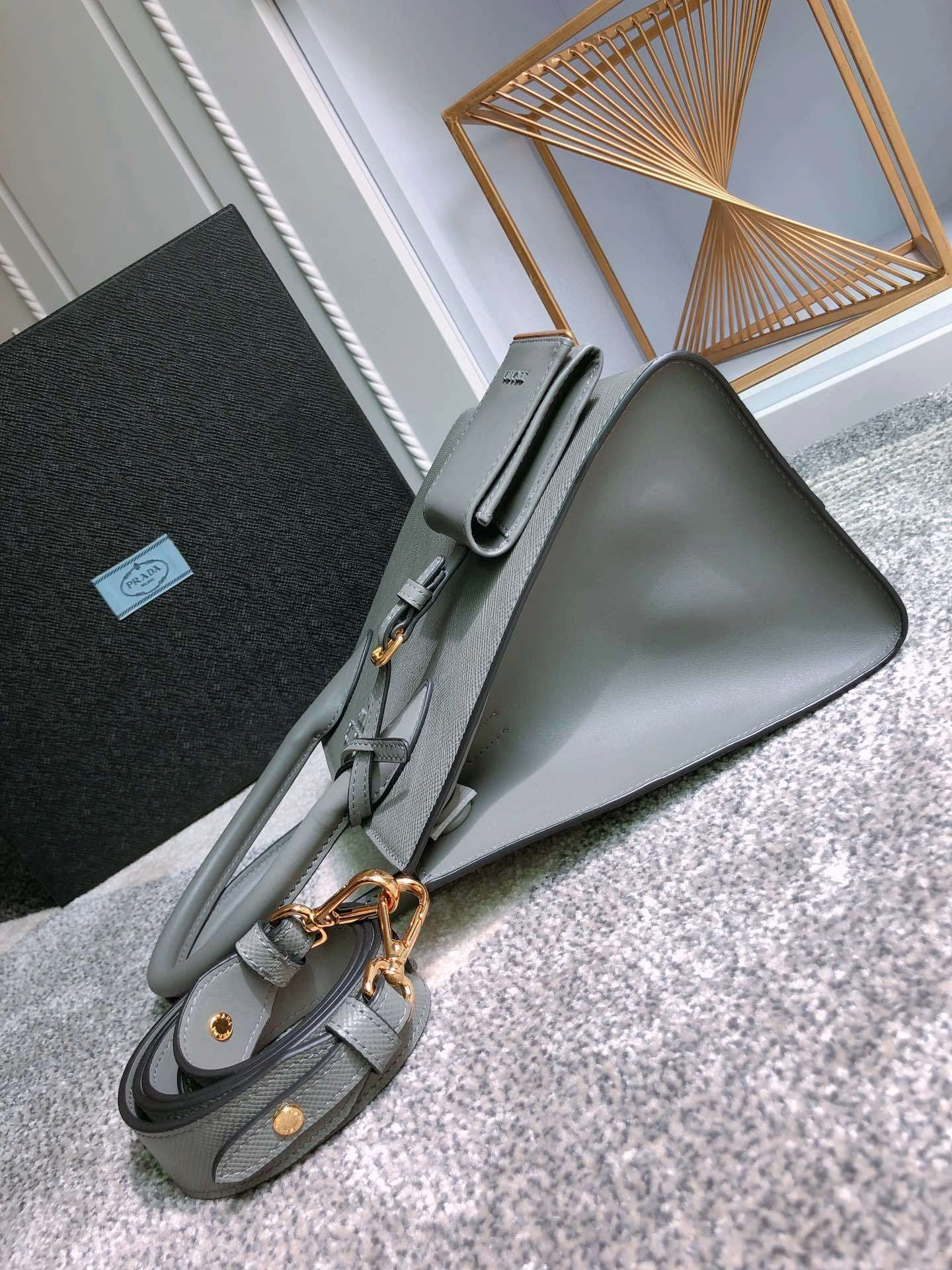 *MOMO--- 1BA156 cowhide item : A-B00H3047A