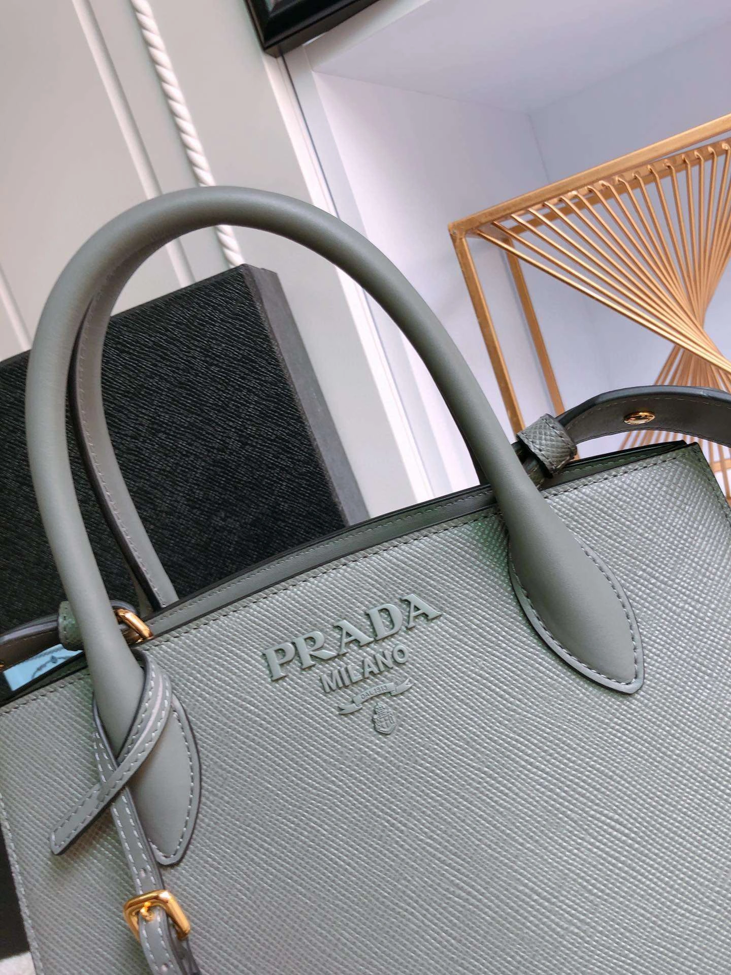 *MOMO--- 1BA156 cowhide item : A-B00H3047A