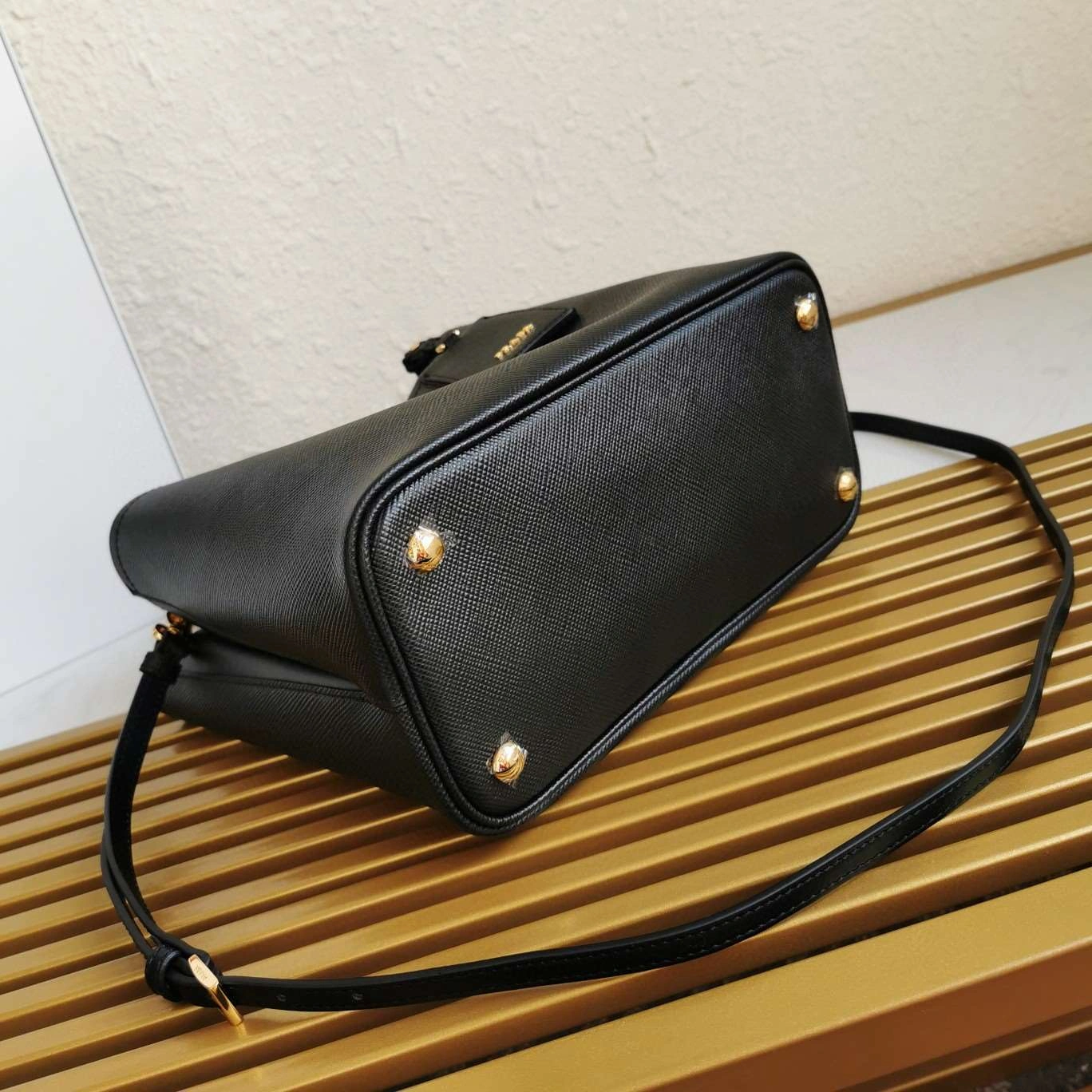 *MOMO--- 1BA211 sheephide item : A-B177H2636A