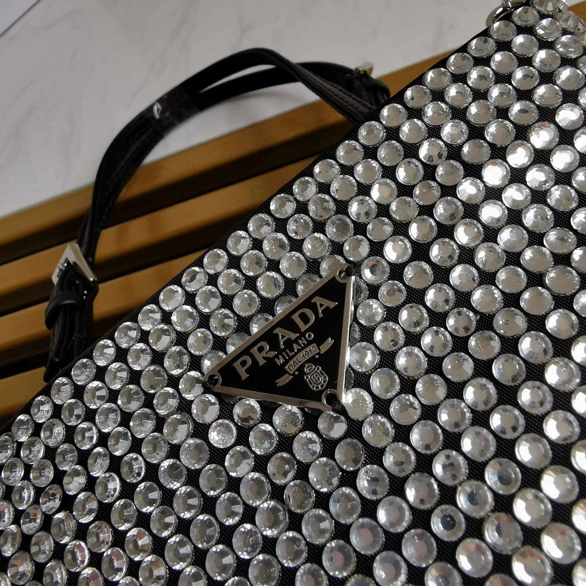 *MOMO--- 1BA253T item : A-B063H2424A