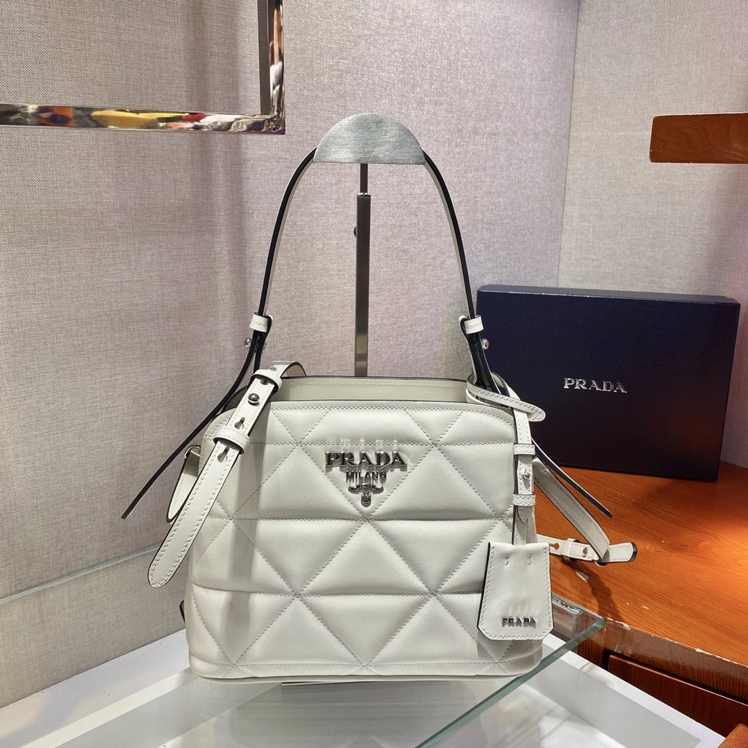 MOMO--- 1BA311 Calfskin item : A-B00I0139A