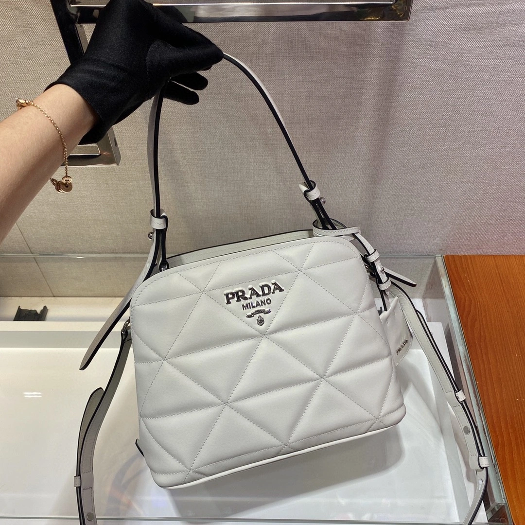 MOMO--- 1BA311 Calfskin item : A-B00I0139A