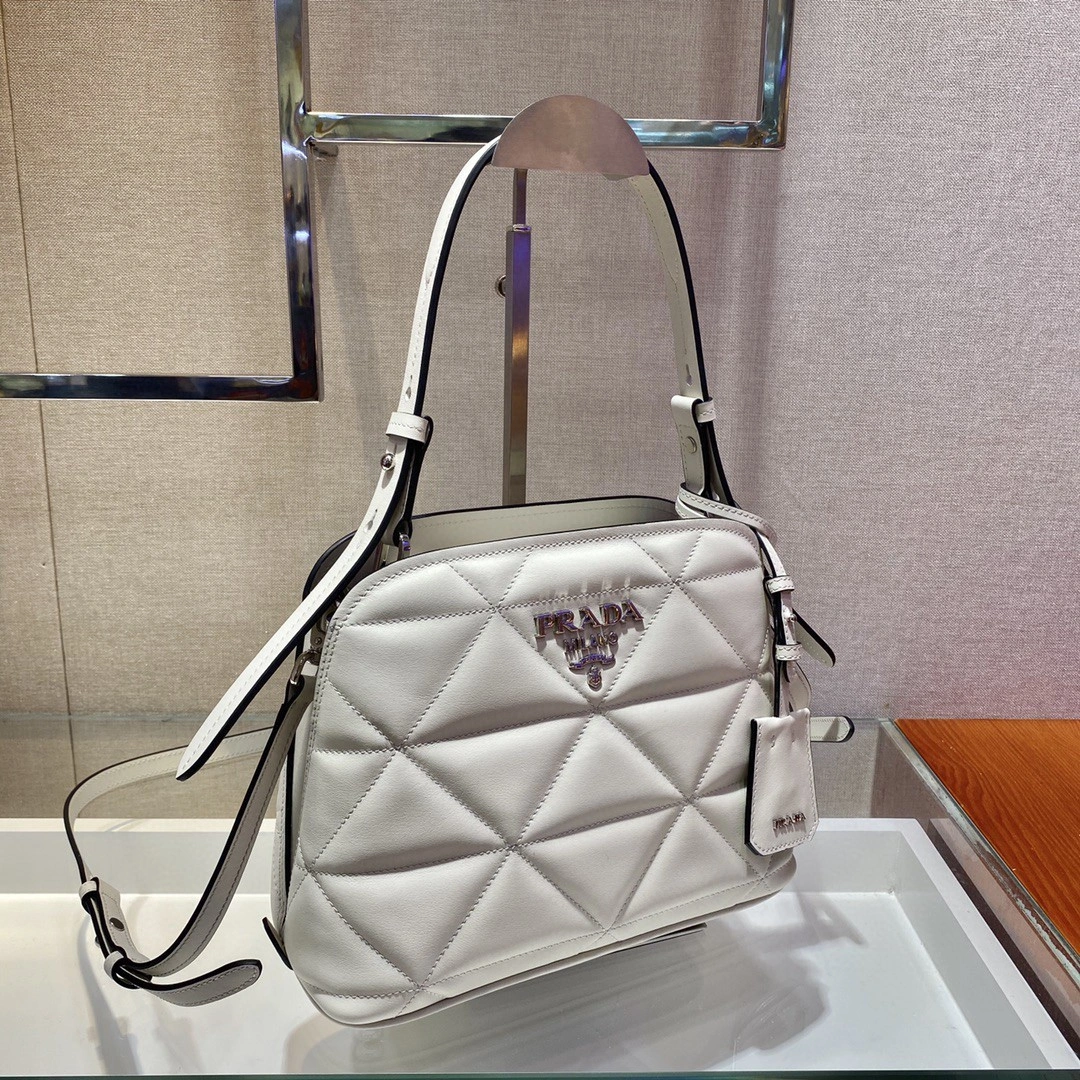 MOMO--- 1BA311 Calfskin item : A-B00I0139A