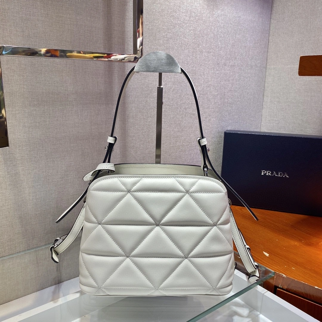 MOMO--- 1BA311 Calfskin item : A-B00I0139A