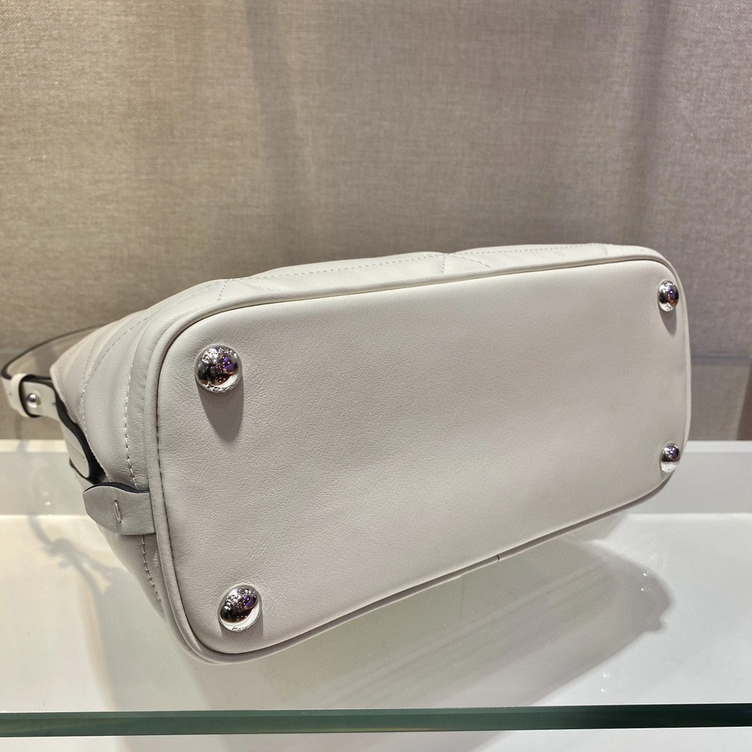 MOMO--- 1BA311 Calfskin item : A-B00I0139A