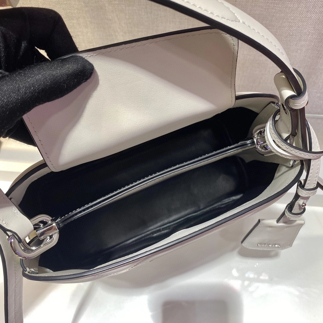 MOMO--- 1BA311 Calfskin item : A-B00I0139A