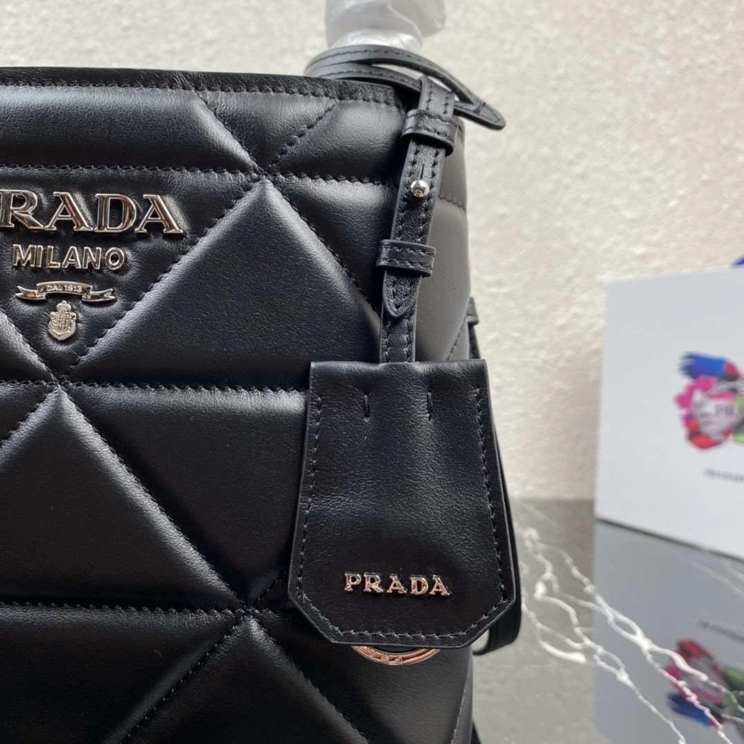*MOMO--- 1BA319 Calfskin item : A-B063H3124A